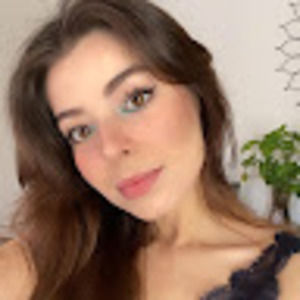 Meet your Posher, Alejandra